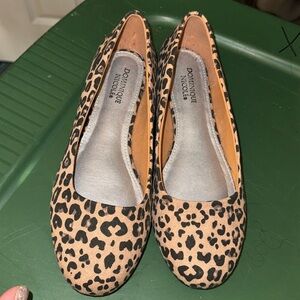 Dominique Nicole leopard flats -NWOB- size 9M